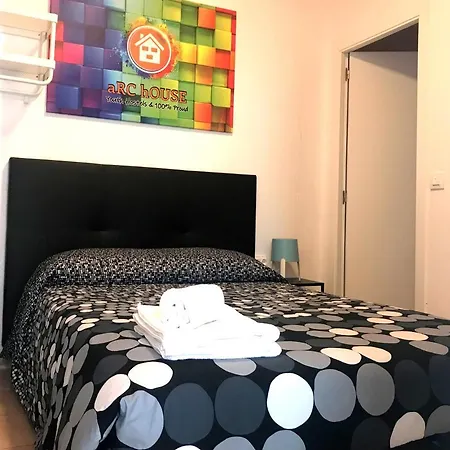Arc House Sevilla Only Adults * 세비야