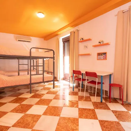 Arc House Sevilla Only Adults 세비야
